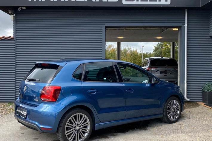 Blå VW Polo fra 2017