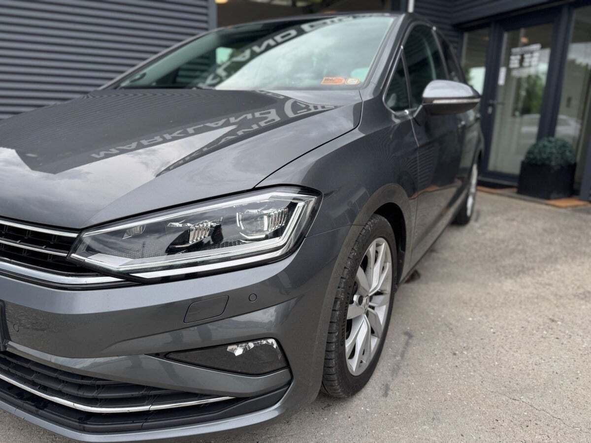 Grå VW Golf Sportsvan fra 2019