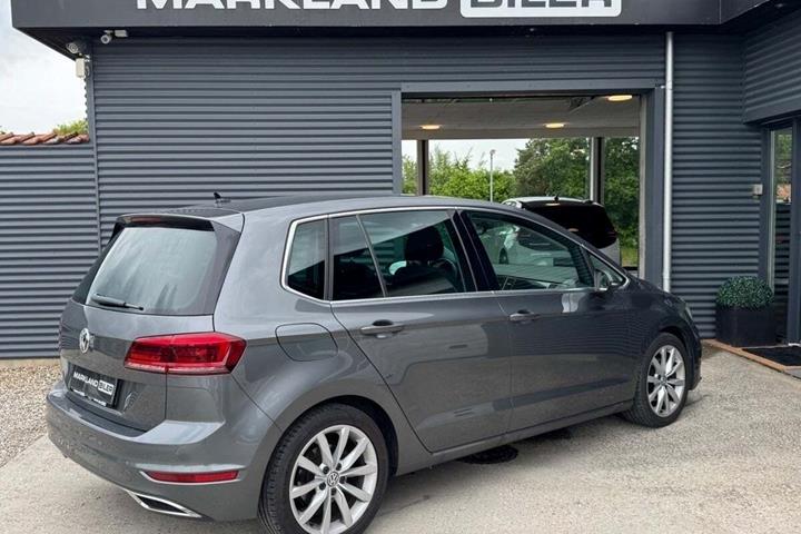 Grå VW Golf Sportsvan fra 2019