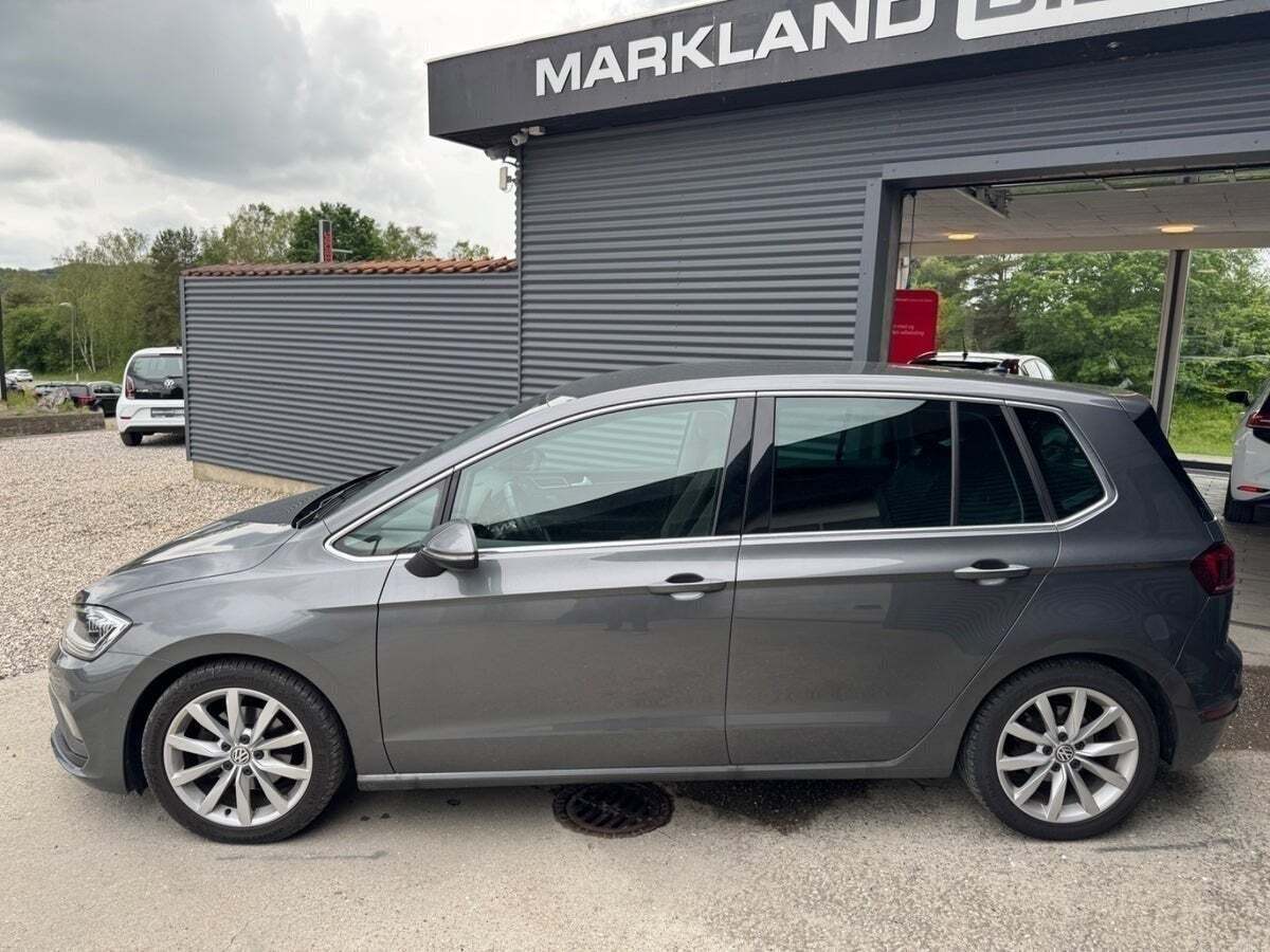 Grå VW Golf Sportsvan fra 2019
