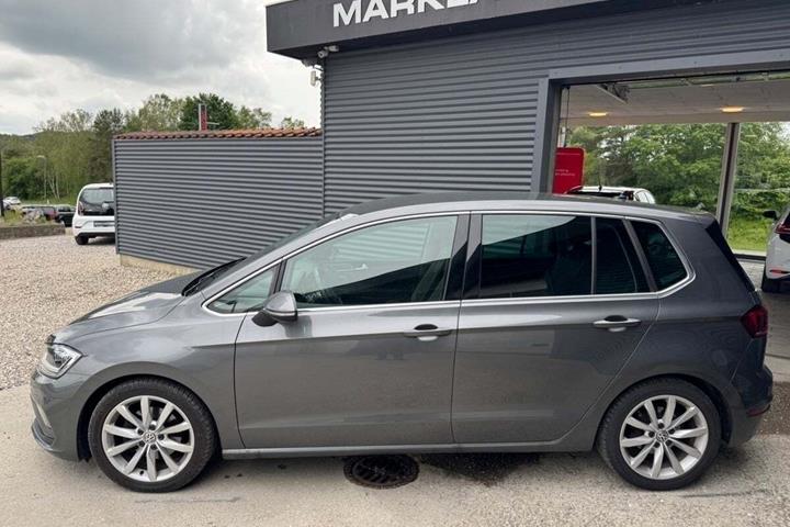 Grå VW Golf Sportsvan fra 2019