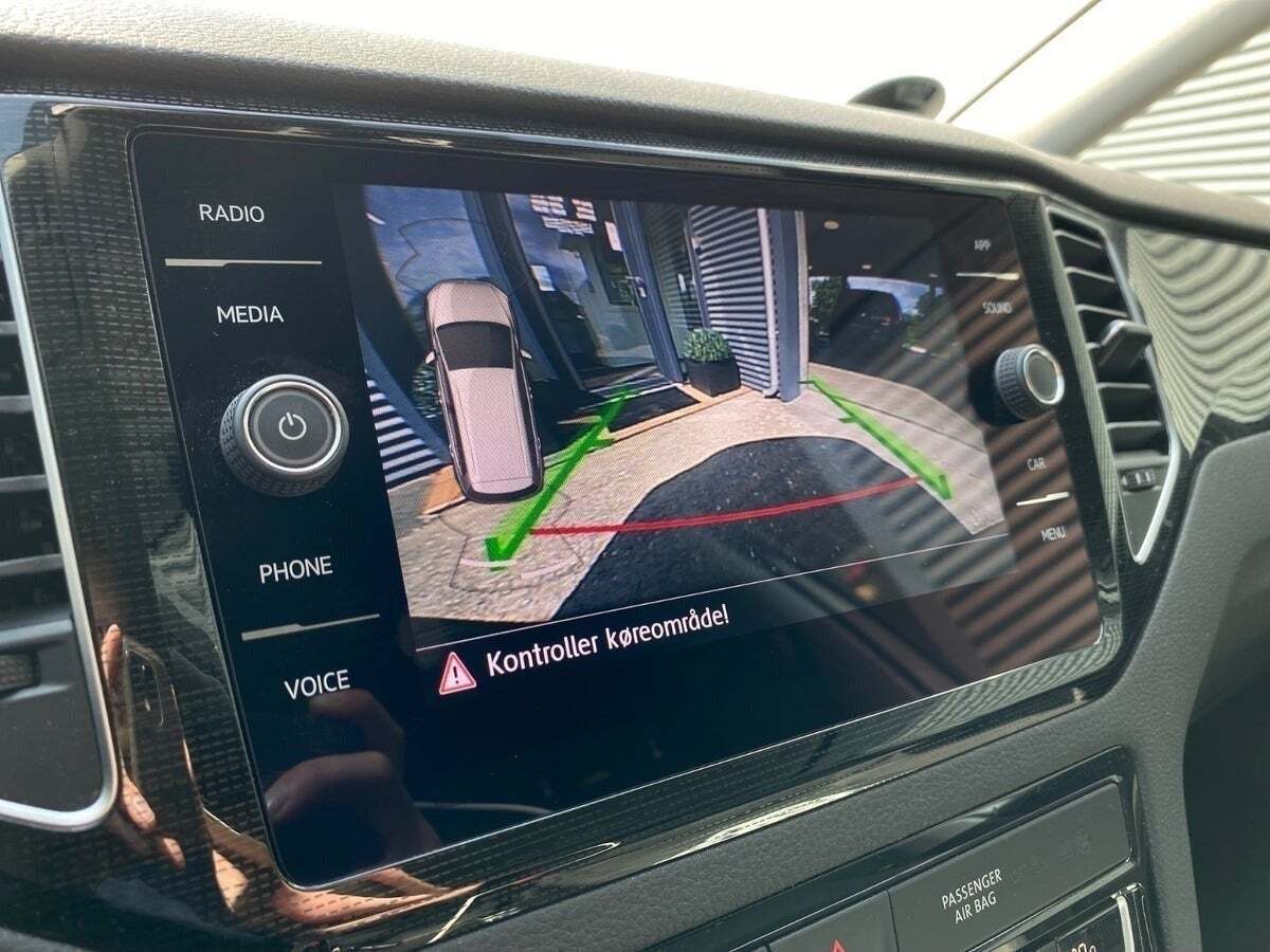 Grå VW Golf Sportsvan fra 2019