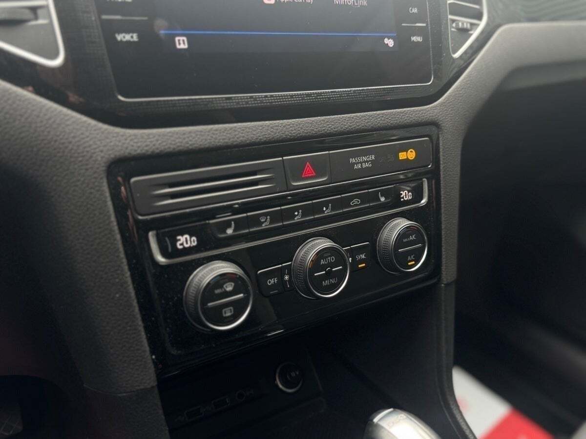 Grå VW Golf Sportsvan fra 2019