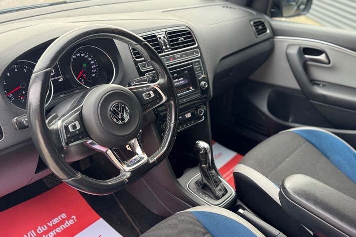 Blå VW Polo fra 2016