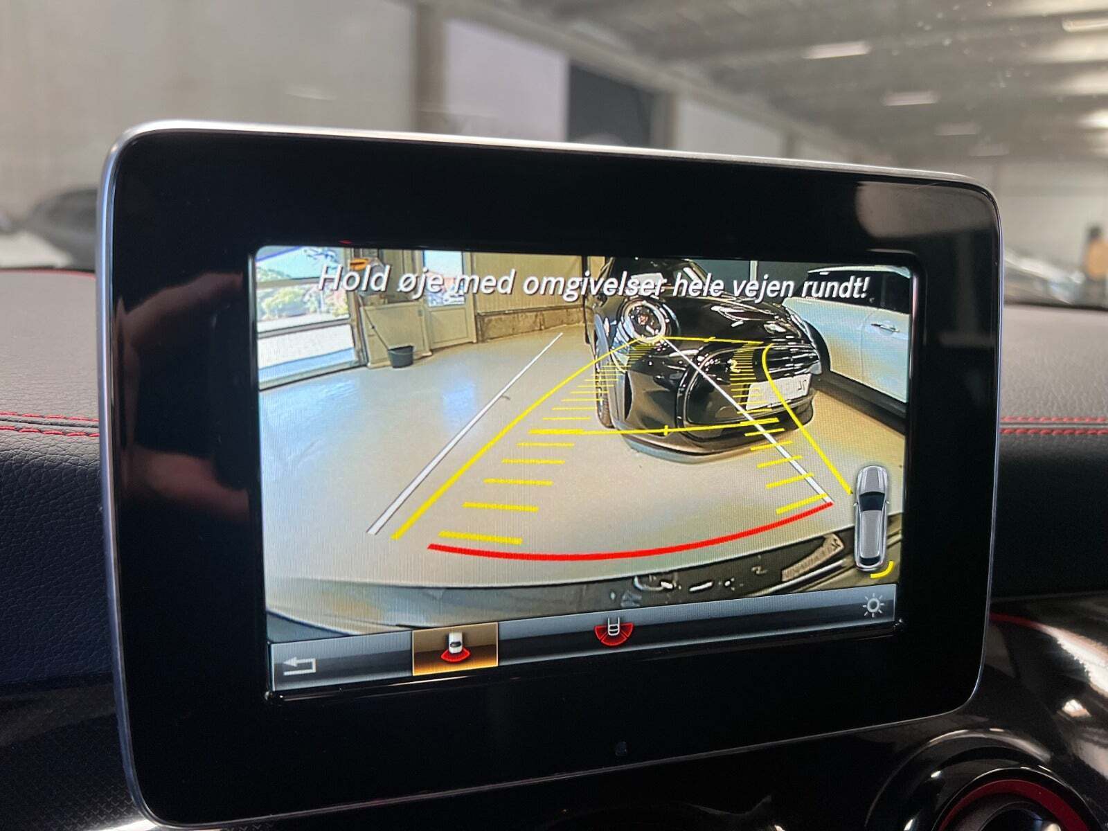 Grå Mercedes CLA45 fra 2016