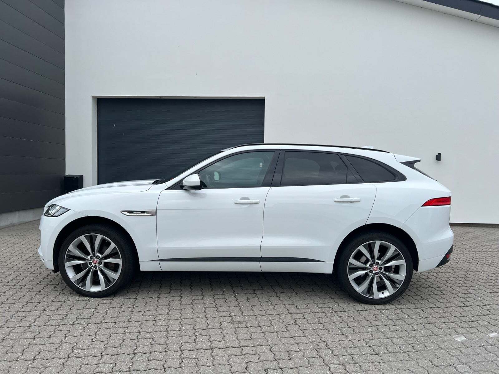 Jaguar F-Pace 3,0 D300 R-Sport aut. AWD