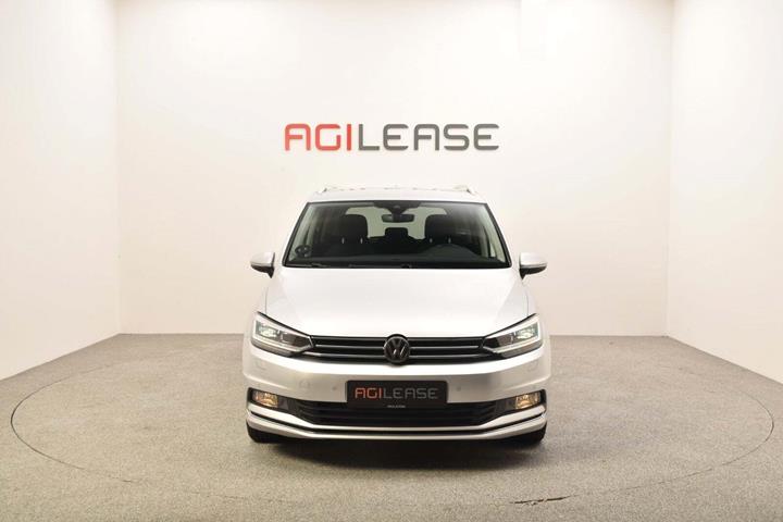 Sølv VW Touran fra 2020