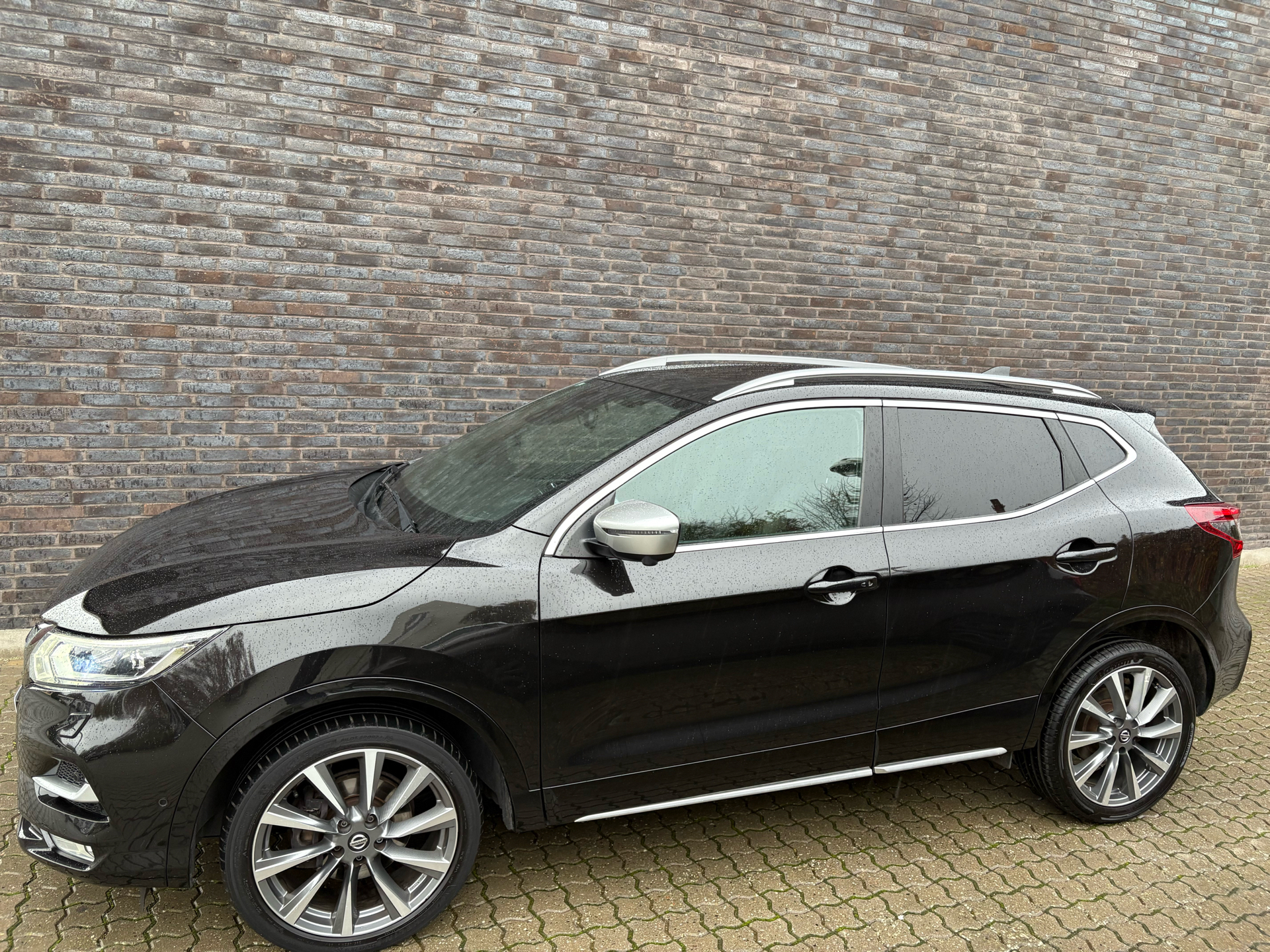 Sort Nissan Qashqai fra 2020