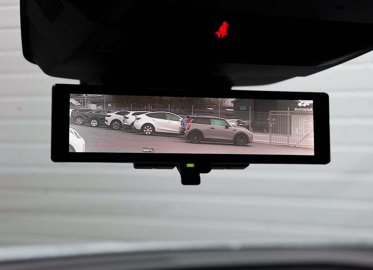 Grå Renault Megane E-Tech fra 2023