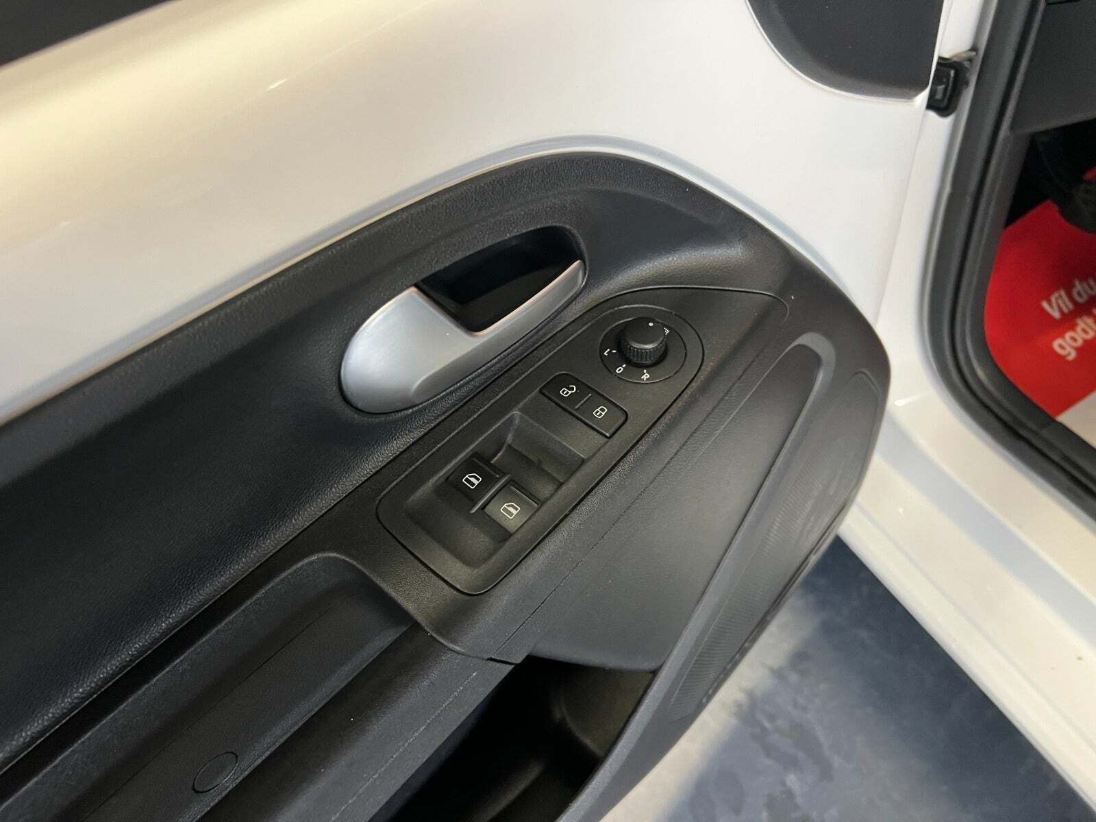 Hvid VW UP! fra 2019