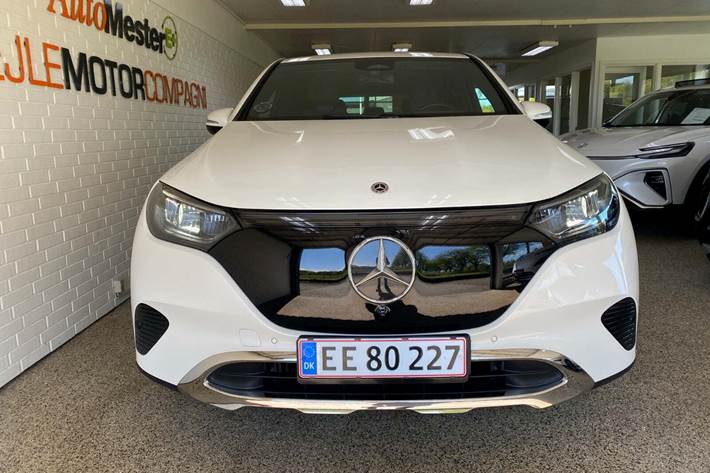 Hvid Mercedes EQE300 SUV fra 2024