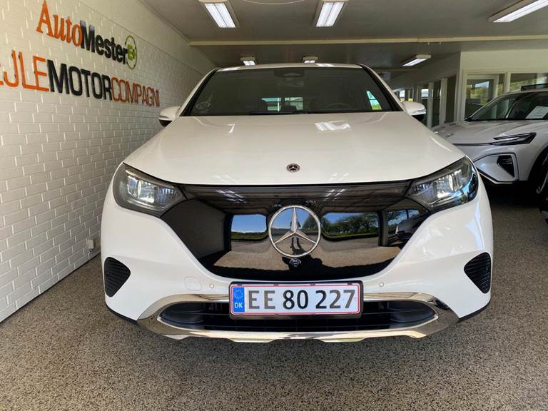 Mercedes EQE300 SUV