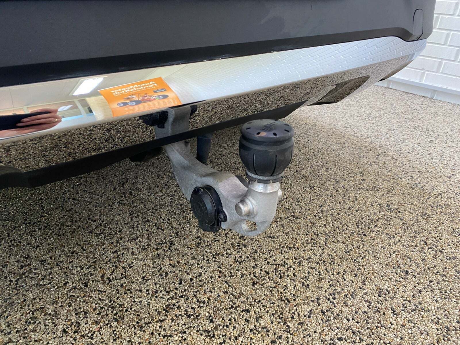 Hvid Mercedes EQE300 SUV fra 2024