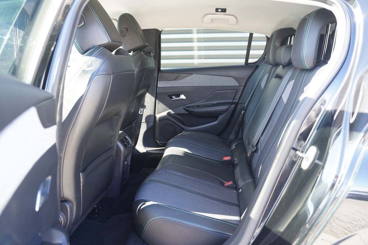 Sort Peugeot 308 fra 2022