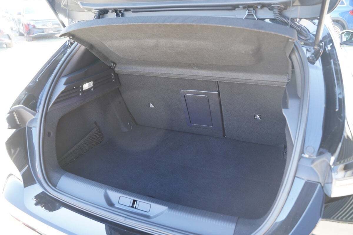 Sort Peugeot 308 fra 2022