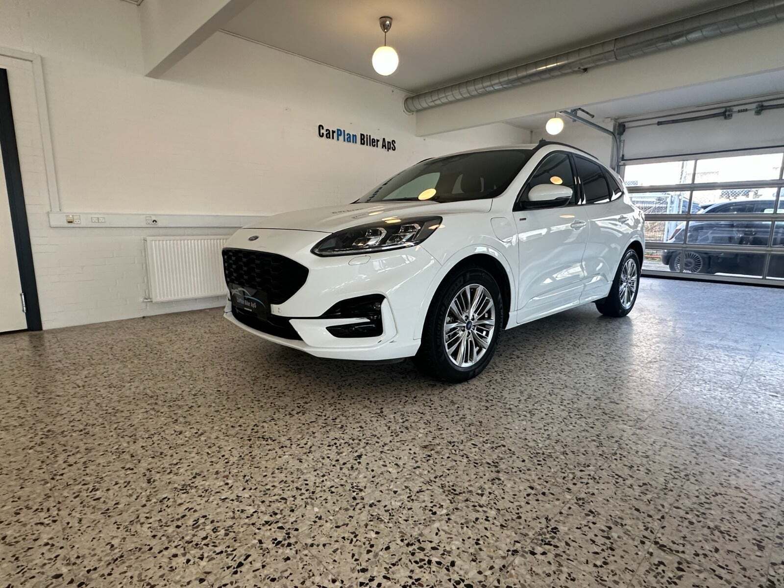 Ford Kuga 2,5 PHEV ST-Line X CVT
