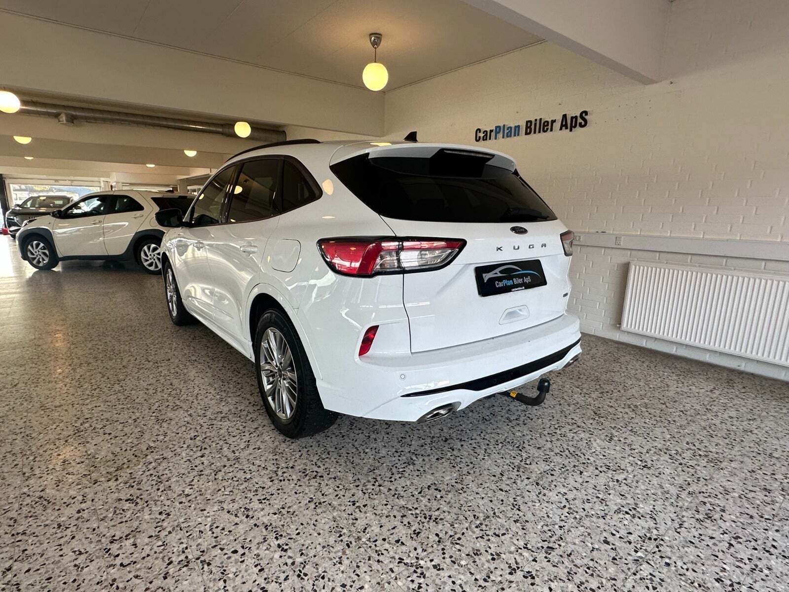 Ford Kuga 2,5 PHEV ST-Line X CVT