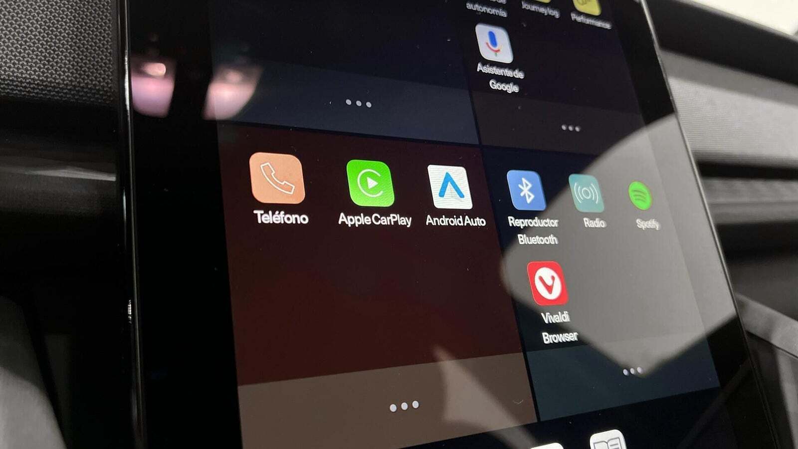 Grå Polestar 2 fra 2025