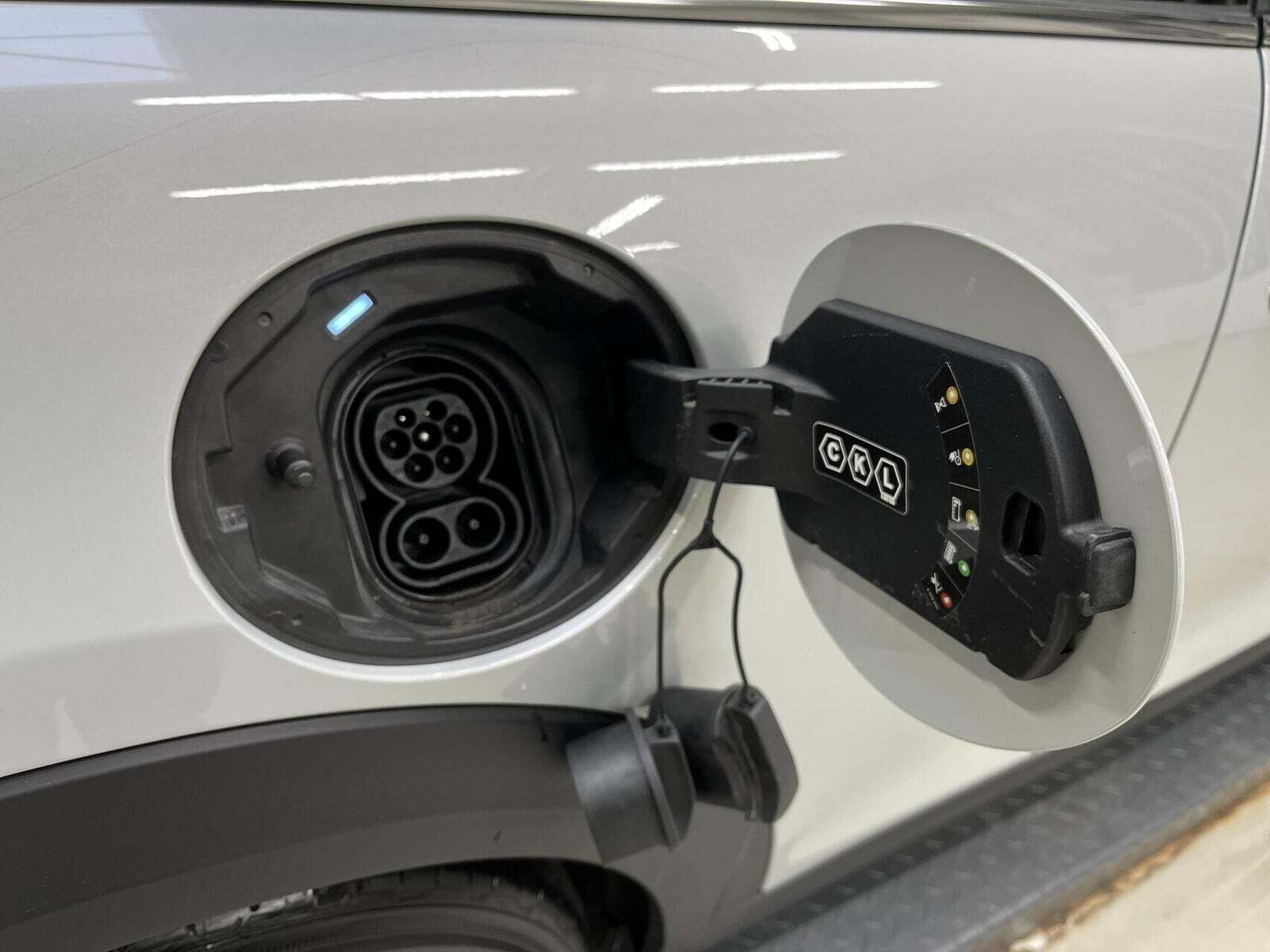 Sølv Mini Cooper SE fra 2022