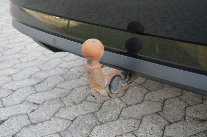 Sort Skoda Superb fra 2016