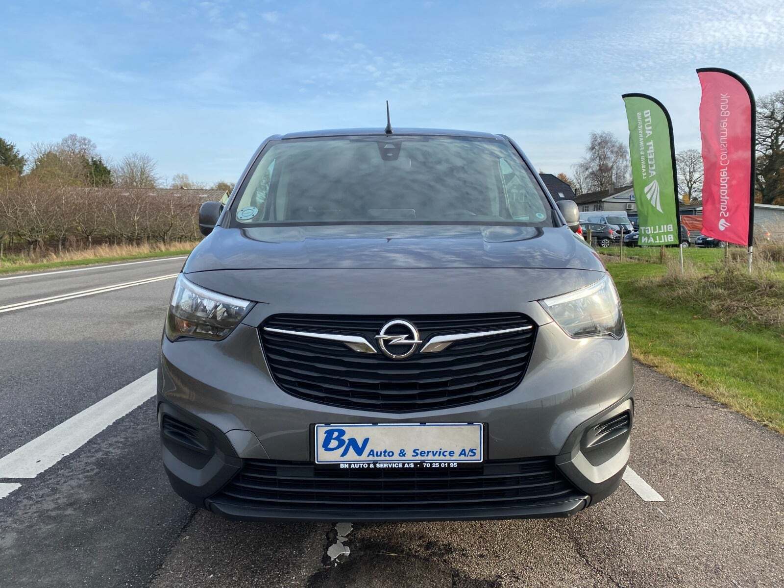 Grå Opel Combo fra 2020