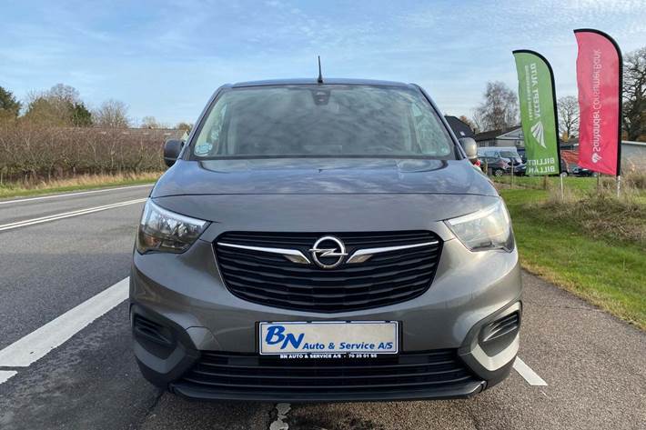 Grå Opel Combo fra 2020