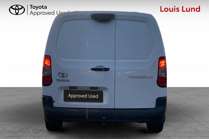 Hvid Toyota ProAce City fra 2020