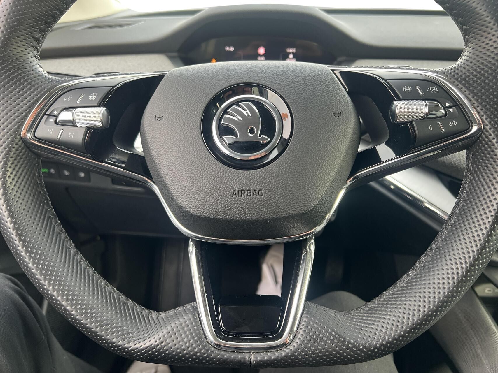 Sølv Skoda Enyaq iV fra 2022