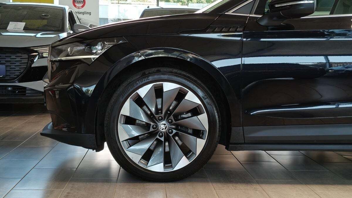 Sort Skoda Enyaq fra 2021