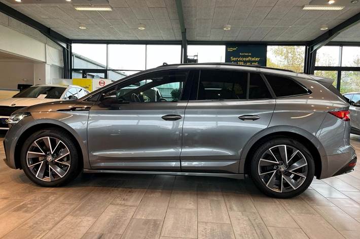 Grå Skoda Enyaq fra 2022