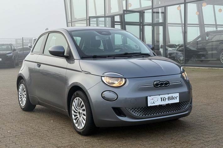 Grå Fiat 500e fra 2022 set udefra