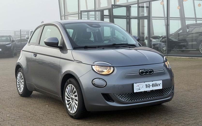 Fiat 500e 24 Action