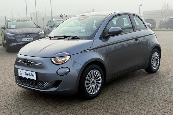 Grå Fiat 500e fra 2022