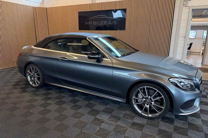 Grå Mercedes C43 fra 2016