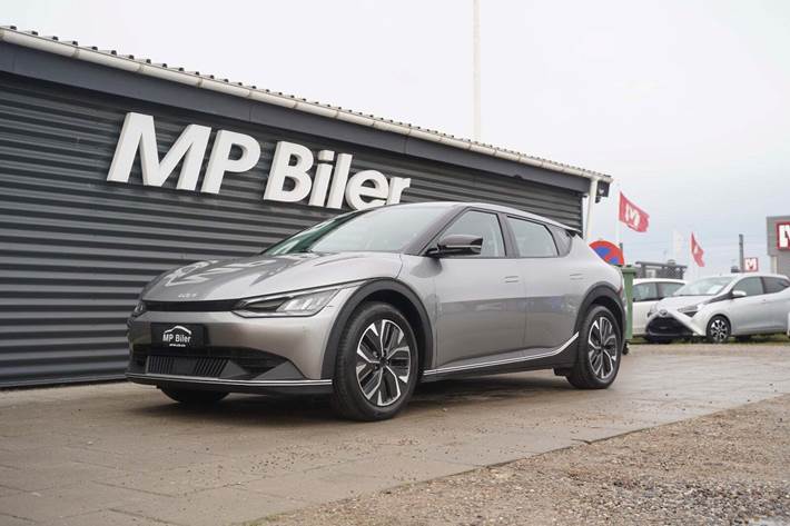 Grå Kia EV6 fra 2023 set udefra