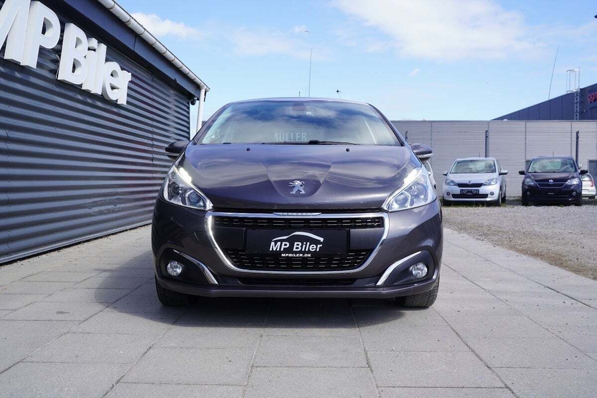 Peugeot 208 1,5 BlueHDi 100 Signature Sky