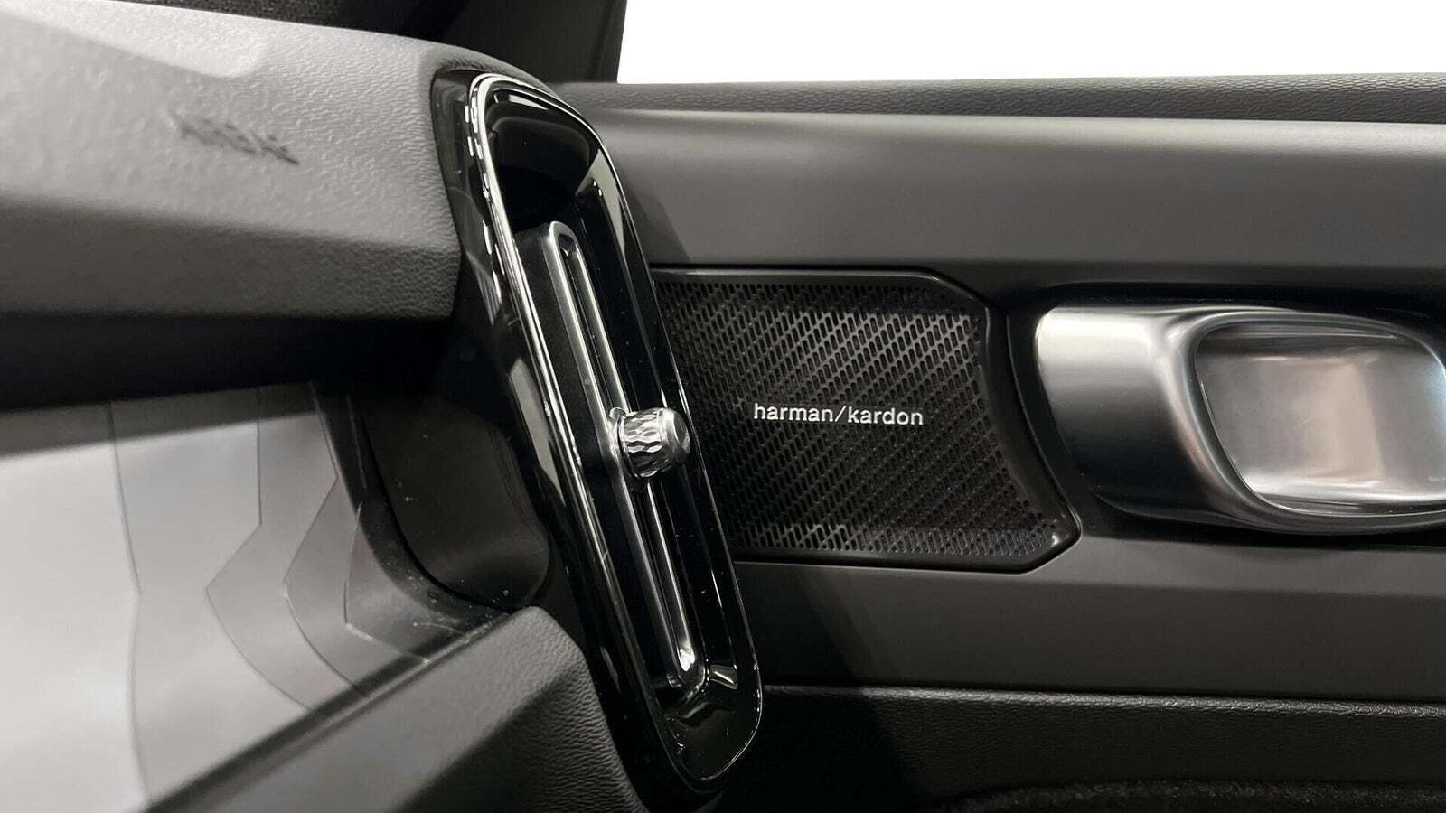 Blå Volvo C40 fra 2024