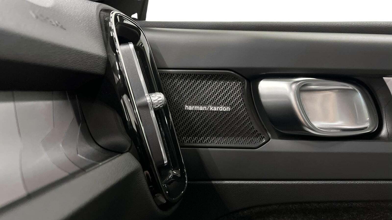 Sølv Volvo C40 fra 2024