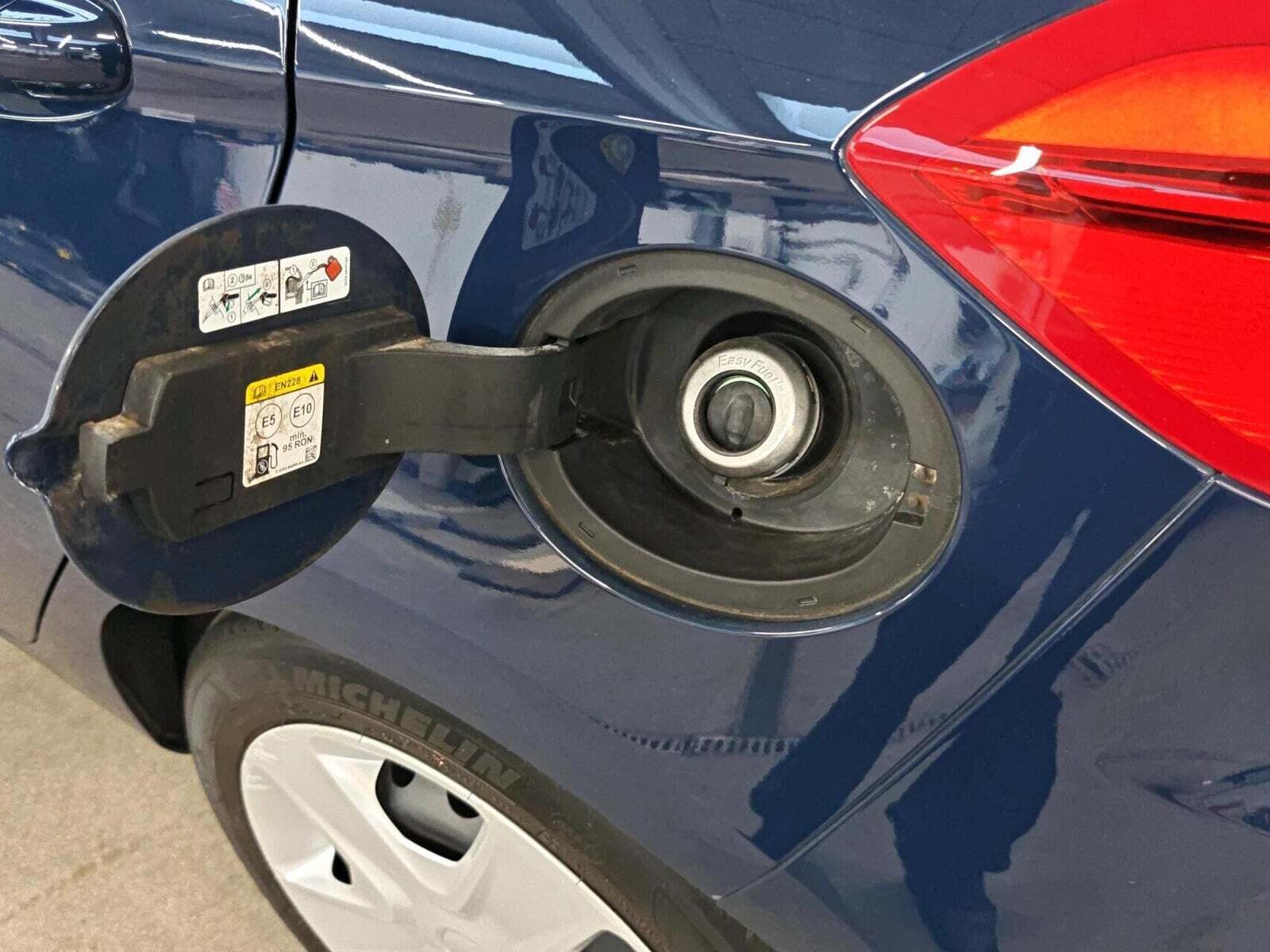 Blå Ford Fiesta fra 2018