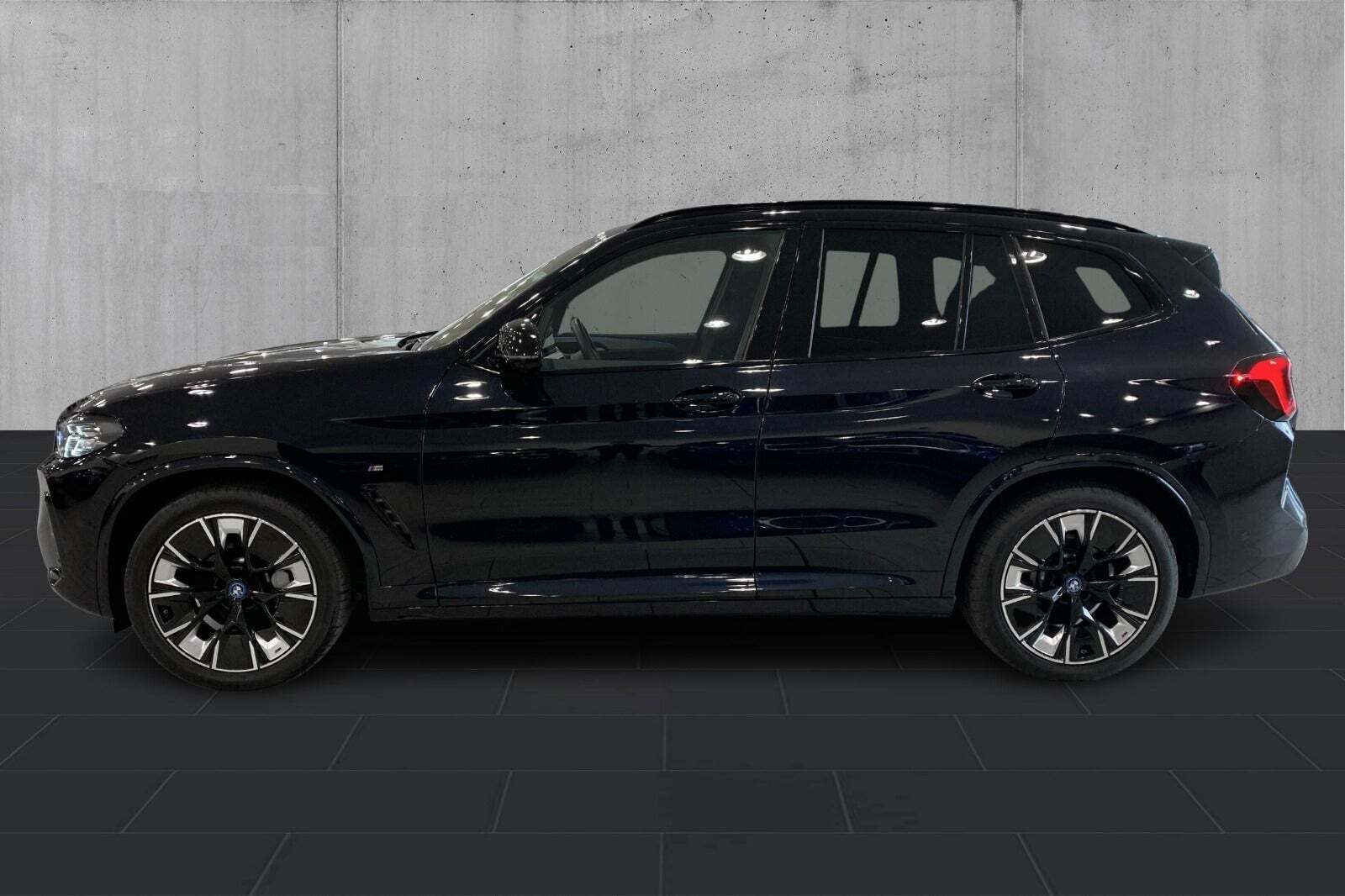 BMW iX3 Charged Plus M-Sport
