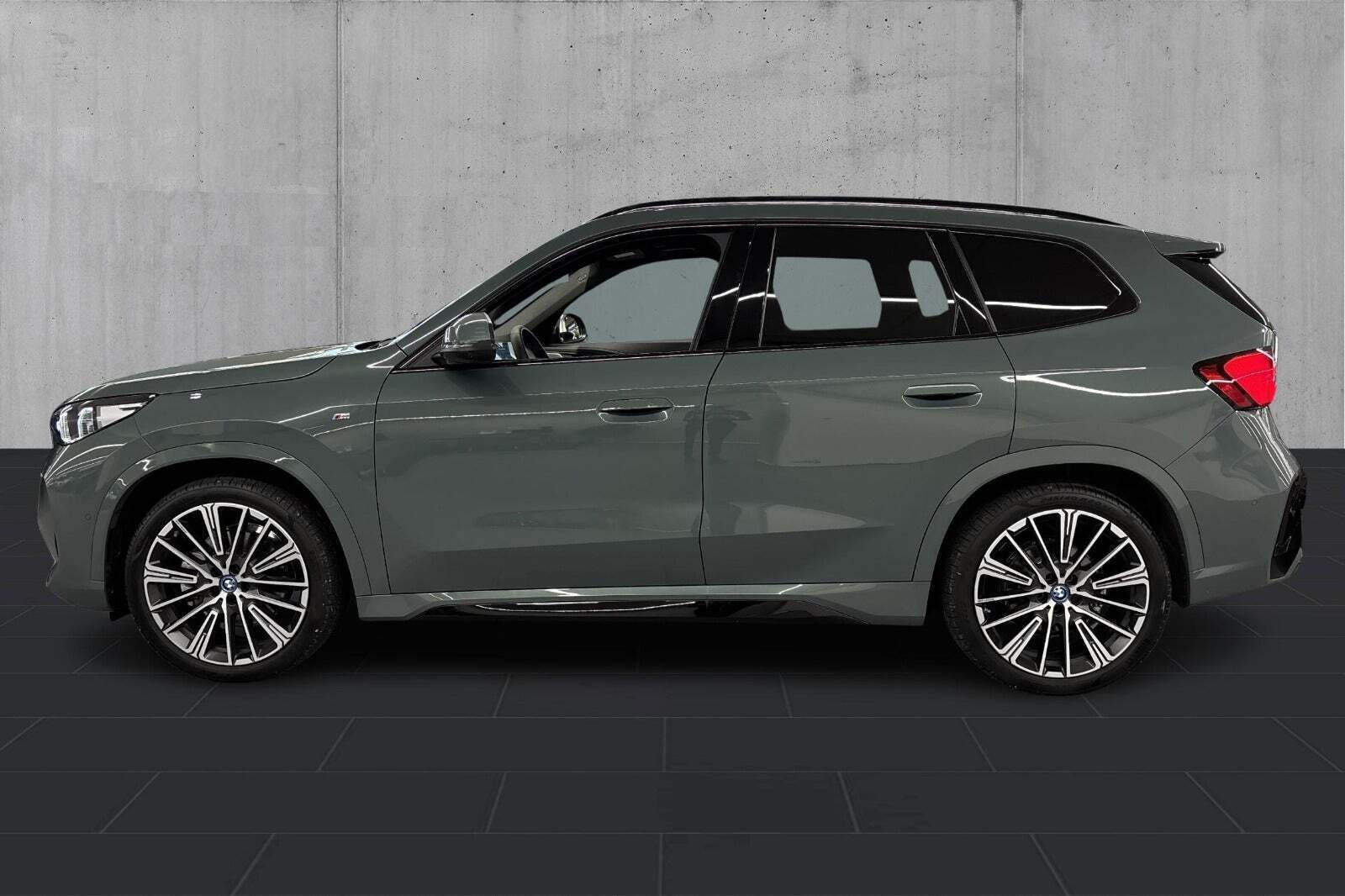 BMW iX1 xDrive30 Fully Charged