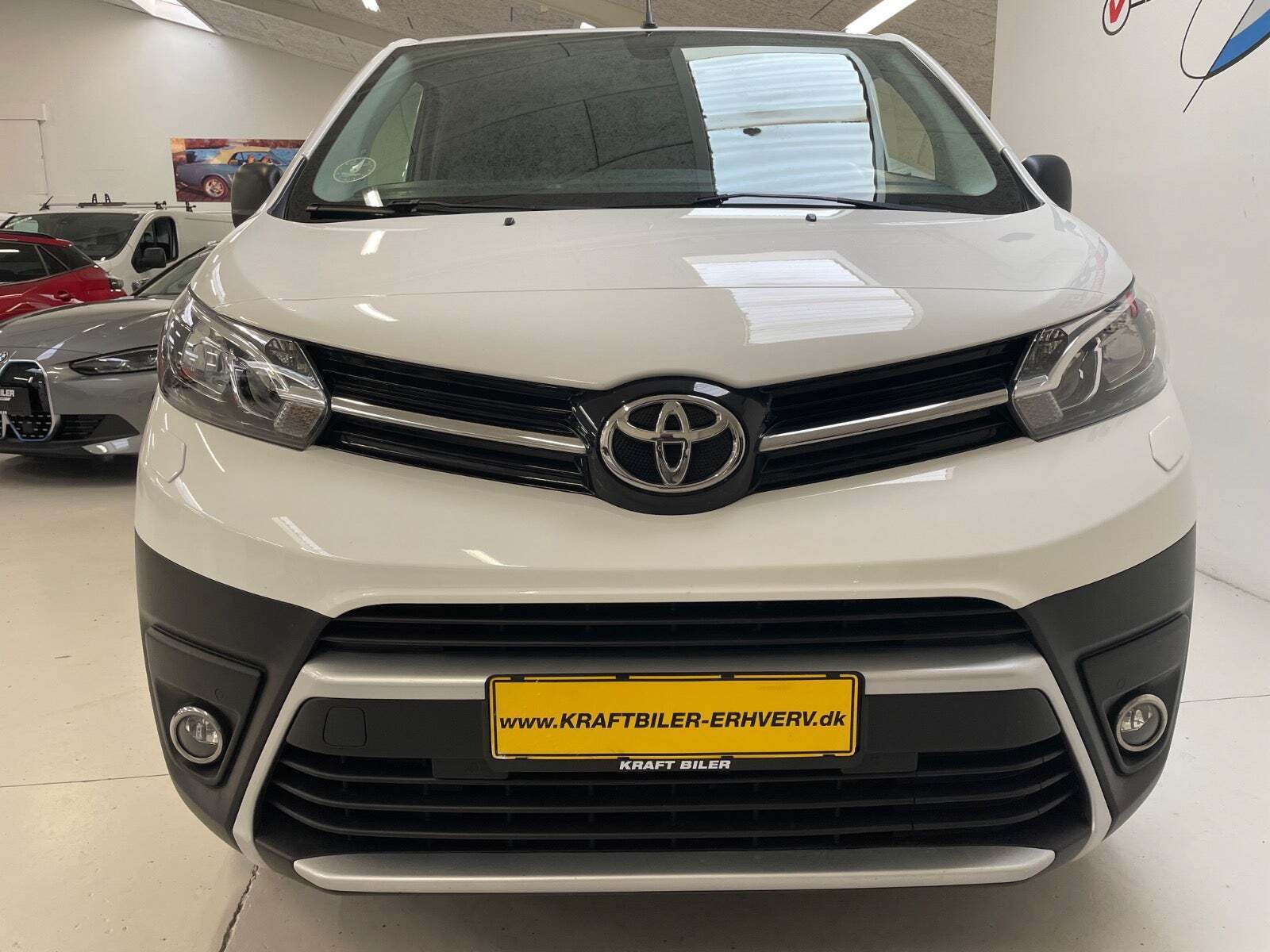 Hvid Toyota ProAce fra 2021