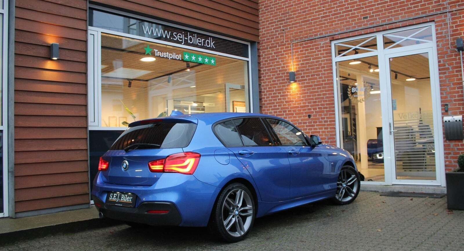 Blå BMW 118d fra 2019