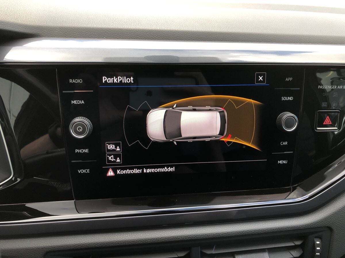 Grå VW Polo fra 2020