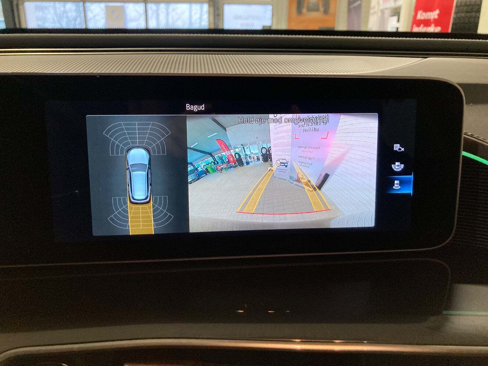 Sort Mercedes EQC400 fra 2020