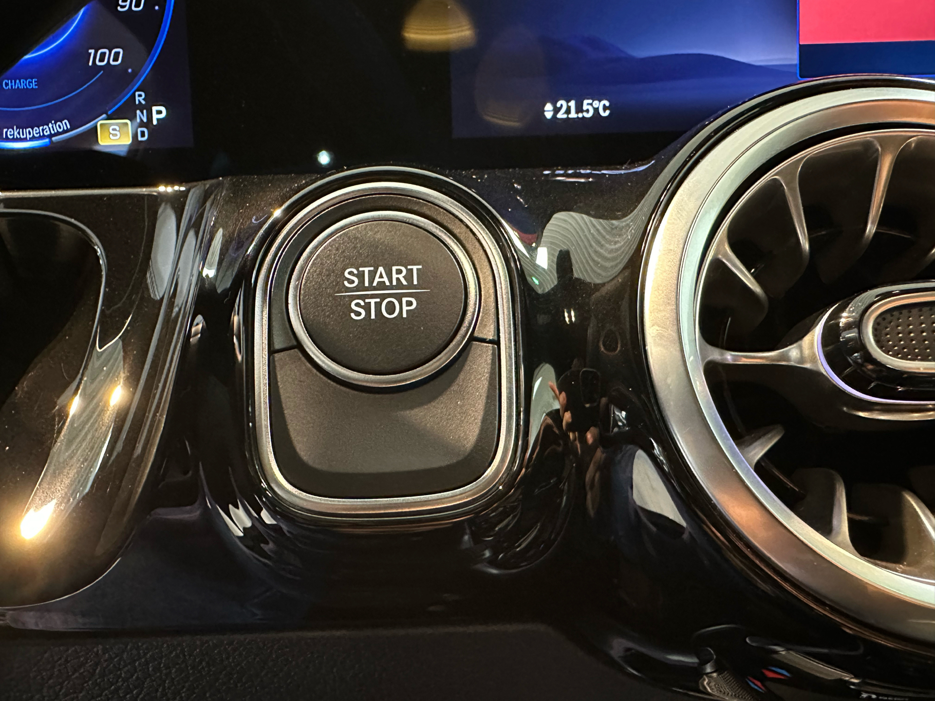 Sølv Mercedes EQA 250+ fra 2025