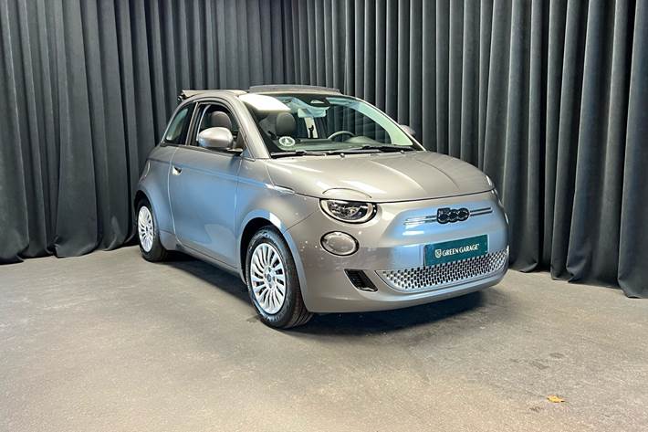 Grå Fiat 500e fra 2023 set udefra