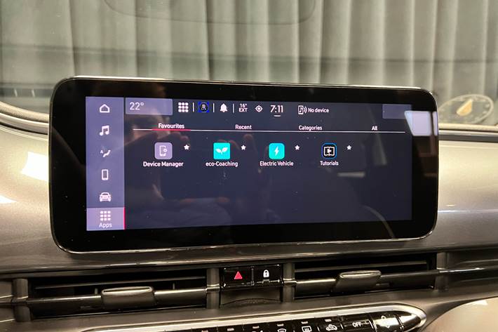 Grå Fiat 500e fra 2023