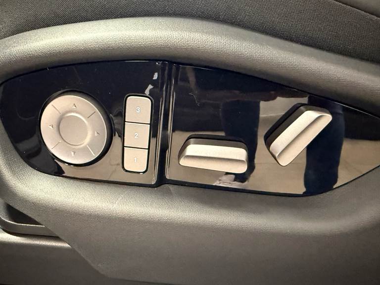 Hongqi EHS7 EL Exclusive 339HK 5d Aut.