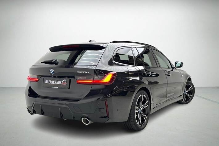 Sort BMW 320e fra 2023